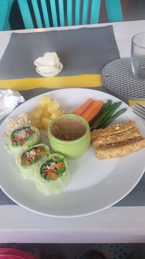  at Melon Café in Amed