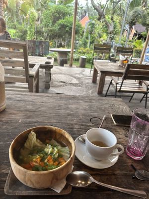 Knapperige groente uit eigen tuin  at Sweet Orange in Ubud
