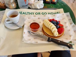 Pancakes for 10 Euros at Sanamente Healthy Food & Juice Lab in Forte Dei Marmi