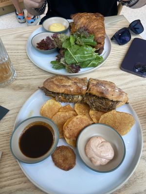 Nice place, especially mushroom toast and croissants are delicious 💗💓💕💖♥️🥹👍🏻  at Ethique Plant-based in Istanbul