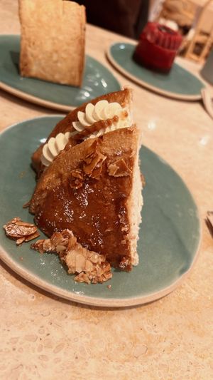 una tarta con crema pastelera súper rica   at Ethique Plant-based in Istanbul