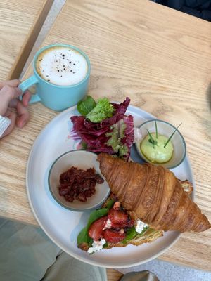 This is best vegan place in Istanbul, I have changed the all of vegan places in Istanbul and this is the most famous, delicious and global vegan places. at Ethique Plant-based in Istanbul