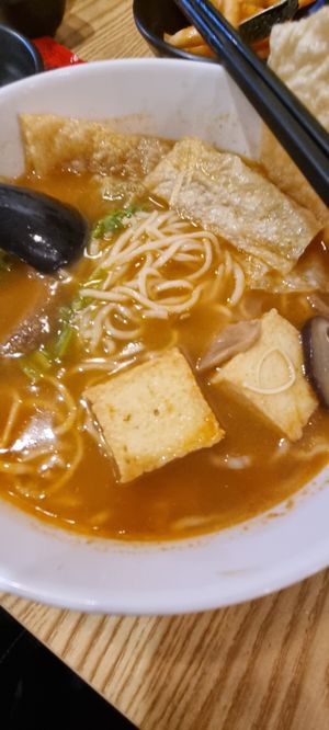 Tom yum ramen at So Green in East Singapore