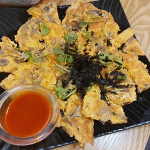 This is sooo good especially when dip with chilli at So Green in East Singapore