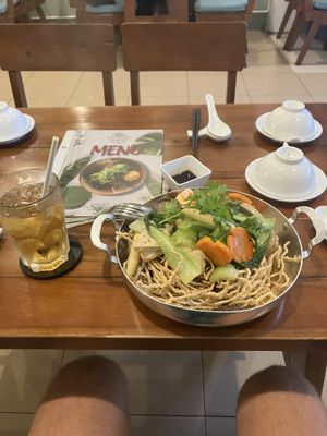 crispy noodles   at Nhà Hàng Chay NẤM in Phu Quoc