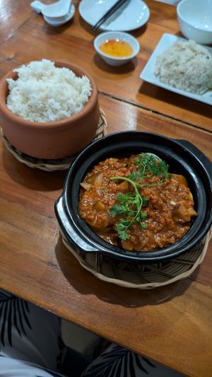 Szechuan Tofu mit Reis at Nhà Hàng Chay NẤM in Phu Quoc