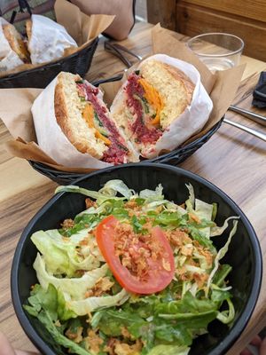  at Burger Bar Le Port in Capbreton