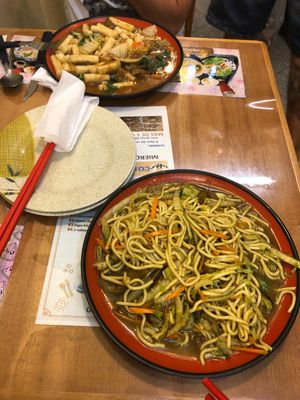 Arroz pegajoso y fideo al curry at Combitos Restaurante Vegetariano - Villamorra in Asuncion