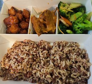 Take away brown rice with dishes at Greendot 绿一点 - Asia Square in Central Singapore
