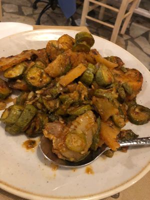 Zucchini and potetoes cooked with herbs at Psatha in Preveza