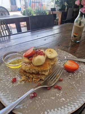 Vegan pancakes at Mundi Café in Charneca Da Caparica