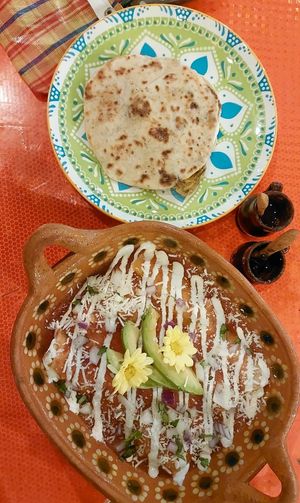 Lota of vegan and vegetarian options at Nena Nena in Valladolid