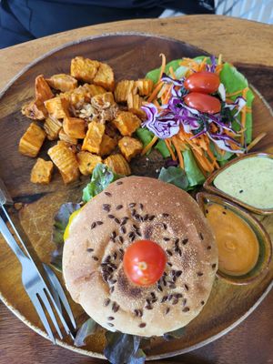 Vegan burger - tasty at Pure Vegan Heaven - Thong Sala in Koh Phangan