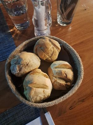 לחמניות הבית נהדר at Mouria 1923 in Kymi