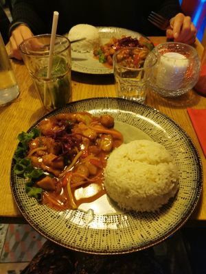 Poulet vegan sweet and sour at Saïgon Cà Phê in Reims