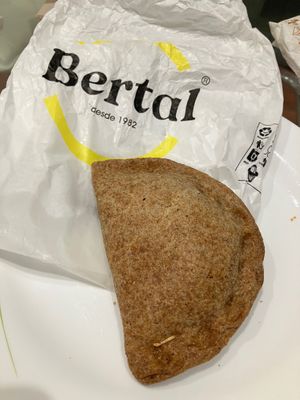 Vegan empanada to go at Bertal in Valencia