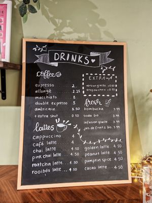 Drinks at À la Végétale in Nimes