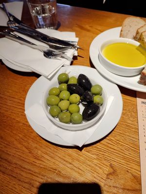 Olivesss at Sugo Pasta in Glasgow