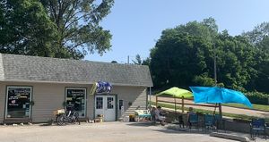 Outdoor seating  at BananaDog Tea in Muskegon