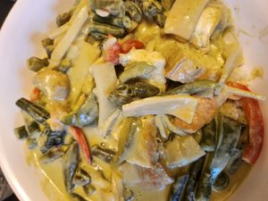 Vegan green curry with tofu at Thai Carrot in Aberdeen