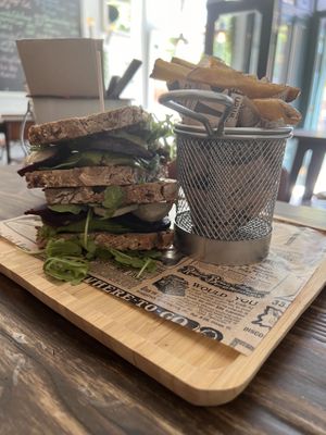 Vegan Sandwich: beetroot and artichoke   at Roll Madrid in Madrid