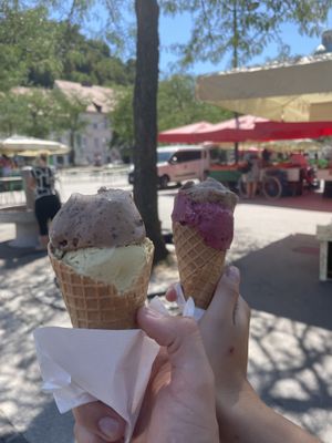 Couldn‘t wait for the pic, so we had to try before 😅😅  at Chika Sladoled in Ljubljana