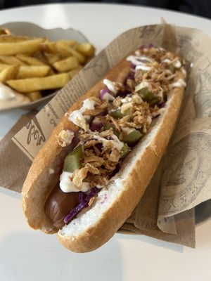 Cole Slaw Hotdog  at Eh Wurst Vegane Würstelbar in Vienna