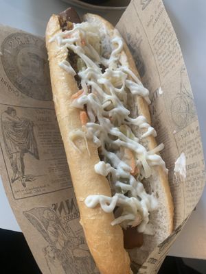 Coleslaw hot dog  at Eh Wurst Vegane Würstelbar in Vienna