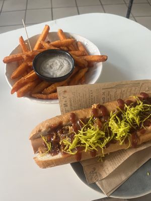 bbq hot dog and sweet potatoes with truffel mayo  at Eh Wurst Vegane Würstelbar in Vienna