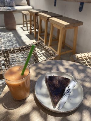 Vegan chocolate cake with fresh Smoothie   at goat in a boat in Naxos