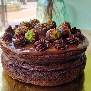Vegan & low gluten cakes & bakes - differs from day to day at Lola's in Genk