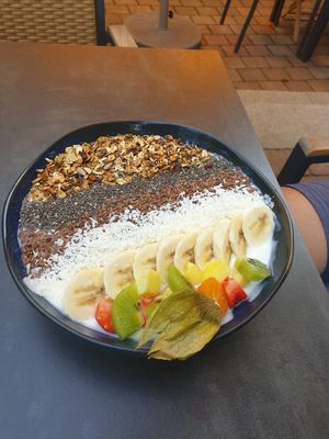 Acai bowl at Lieblingsplatz am Tegernsee in Gmund Am Tegernsee