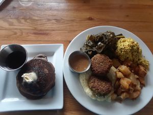 Sunday Brunch at Majani in Chicago