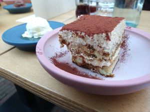 Tiramisu met vanilleijs en koffieolie at Konijnenvoer in Arnhem
