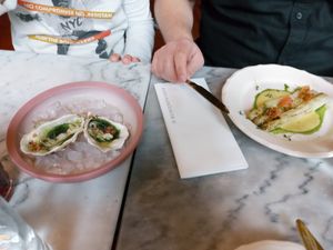 "Oesters" en gegrilde asperge at Konijnenvoer in Arnhem