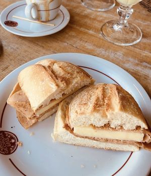 café com opcões veganas  at Georgia Cafe in Guaruja