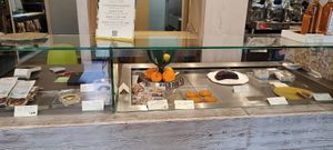 Alcuni dessert/Some desserts at Humus Bio Bakery Bistrot in Parma