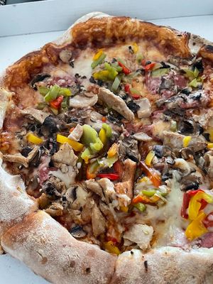 Pizza Vegan BBQ-Chicken at Pizzeria Napoli in Leipzig