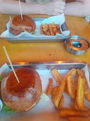Vegan burger at N7 Burger in Kemer