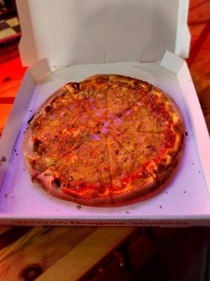 vegan pizza margherita at Oregano Pizza Imbiss in Berlin