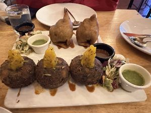 Samosas y croquetas  at Delhi6 in Panajachel