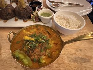 Curry de vegetales  at Delhi6 in Panajachel