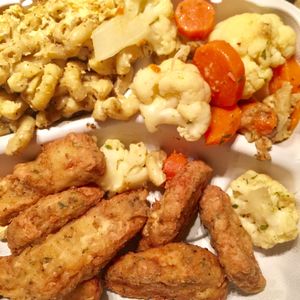 Chick’n, cauliflower & carrots, and Mac n’ cheese  at Sweet and Natural in Mount Rainier