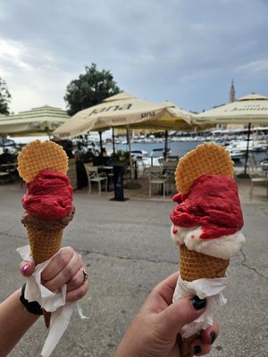 Chocolate and raspberry/ Lemon and raspberry at Gelateria I Nonni in Rovinj