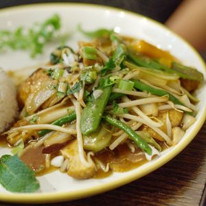 Stir fry at Sen Viet Vegan in Edinburgh