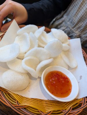 Vegan crackers at Sen Viet Vegan in Edinburgh
