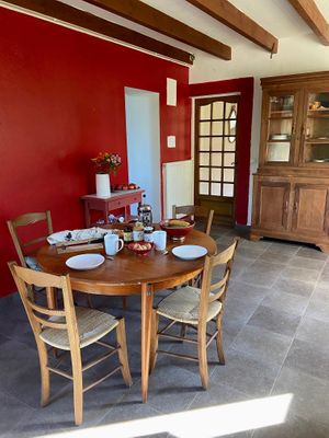 The kitchen, for a fully vegan breakfast. at La Colline aux Licornes in Montbron