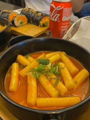 Tteokbokki y kimbap  at Bunsik1989  in Recoleta