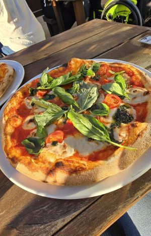 Margherita pizza at The Baby Goat Barn in Hamburg