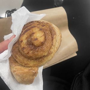 Cinnamon bun at VIE - The Lala / Veganista - T1-C in Vienna